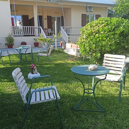 Finikas Rooms Agia Marina  Exterior foto