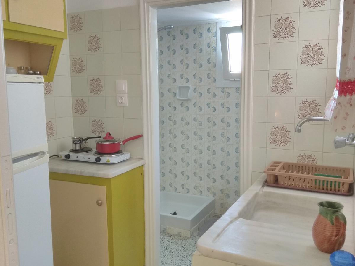 Finikas Rooms Agia Marina  Exterior foto